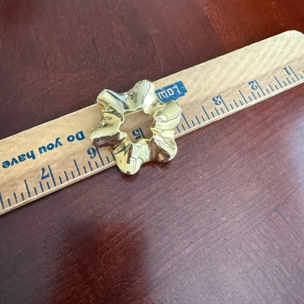 Vintage Gold Tone Brooch